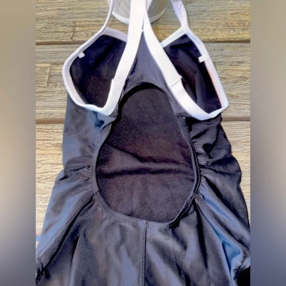 NWOT Girls Flow Competition Swimsuit, Black, Sz 14